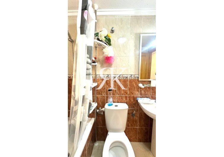 Segunda mano - Apartamento  - Torrevieja - Estacion De Autobuses