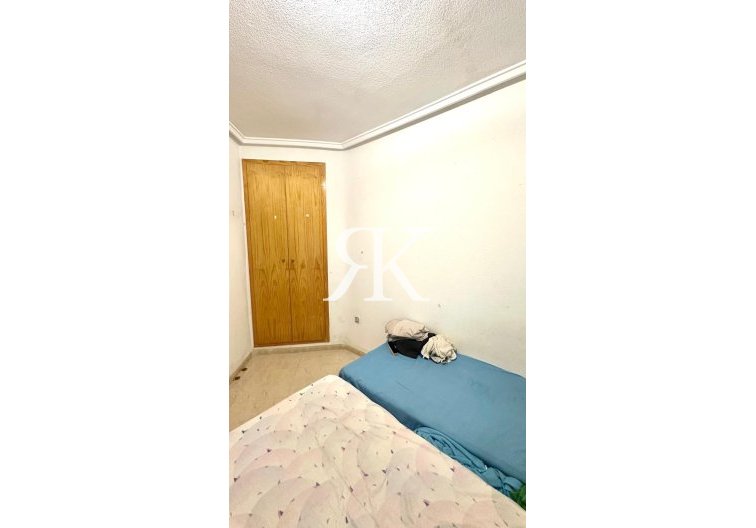 Segunda mano - Apartamento  - Torrevieja - Estacion De Autobuses