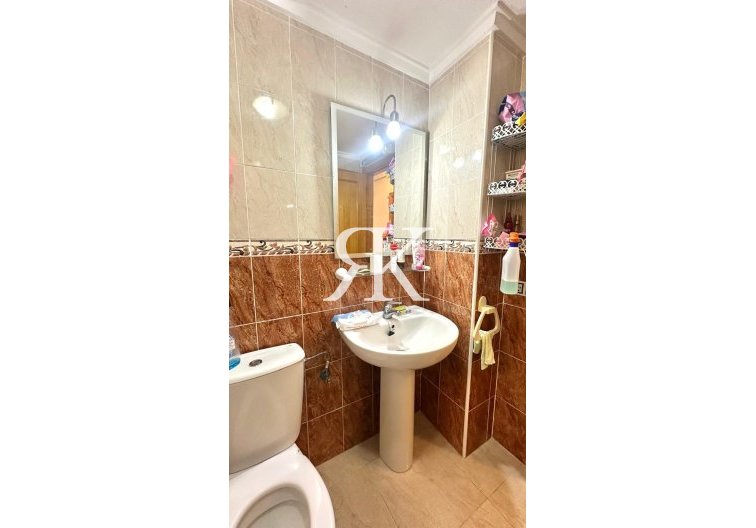 Segunda mano - Apartamento  - Torrevieja - Estacion De Autobuses