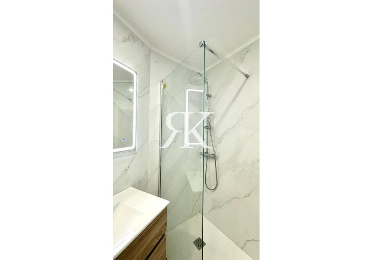 Resale - Apartment - Torrevieja - La Mata Pueblo