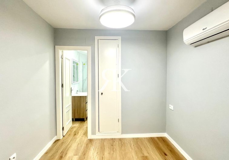 Resale - Apartment - Torrevieja - La Mata Pueblo