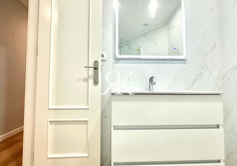 Resale - Apartment - Torrevieja - La Mata Pueblo