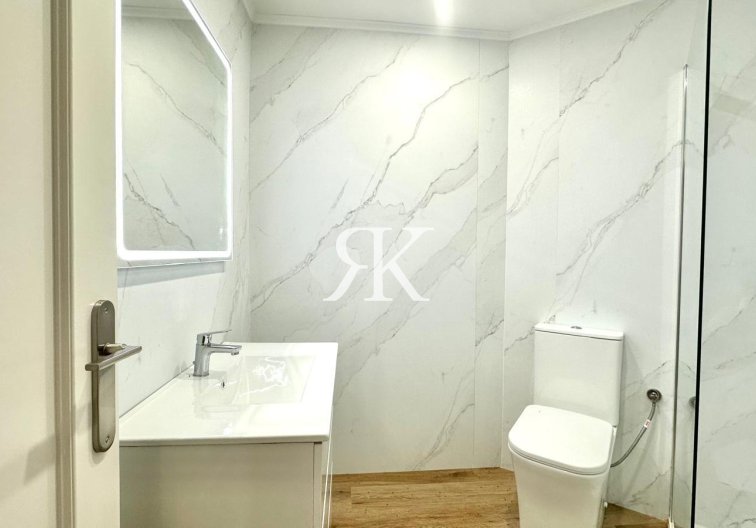 Resale - Apartment - Torrevieja - La Mata Pueblo