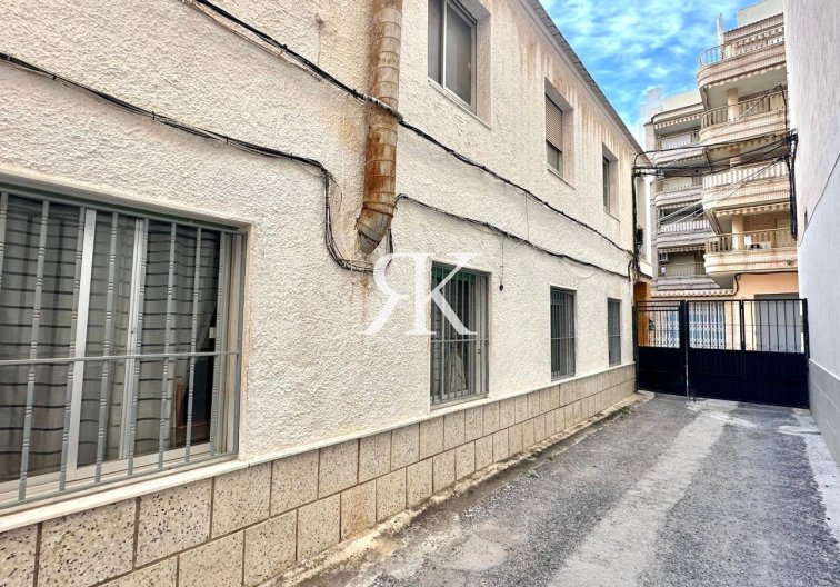 Resale - town house - Torrevieja - Playa del Cura