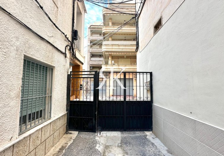 Resale - town house - Torrevieja - Playa del Cura