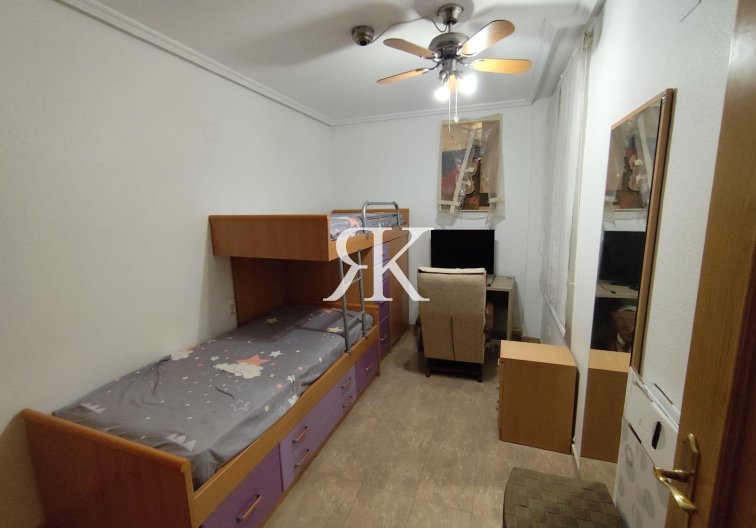 Segunda mano - Apartamento  - Torrevieja - Estacion De Autobuses