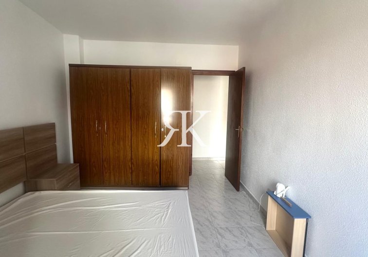 Segunda mano - Apartamento  - Torrevieja - Estacion De Autobuses