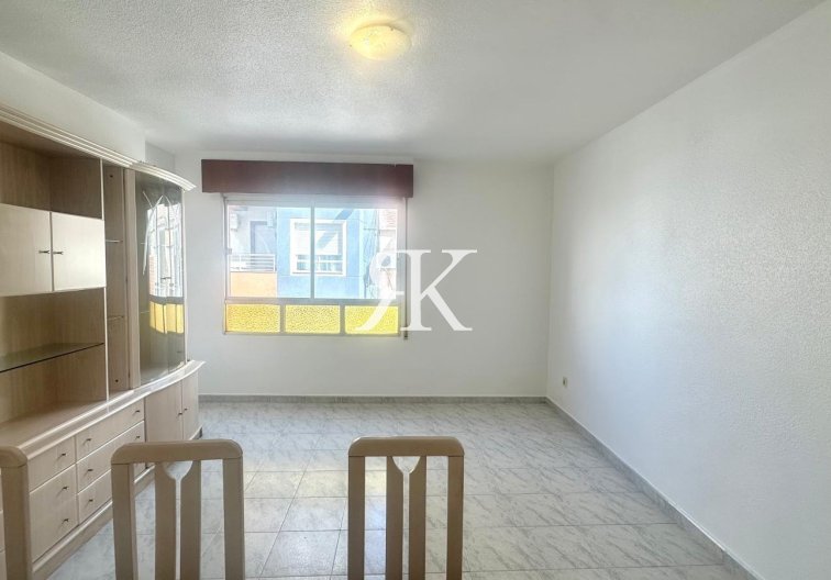 Segunda mano - Apartamento  - Torrevieja - Estacion De Autobuses