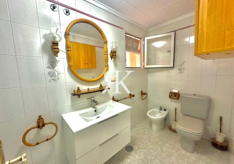 Resale - Apartment - Torrevieja - Centro