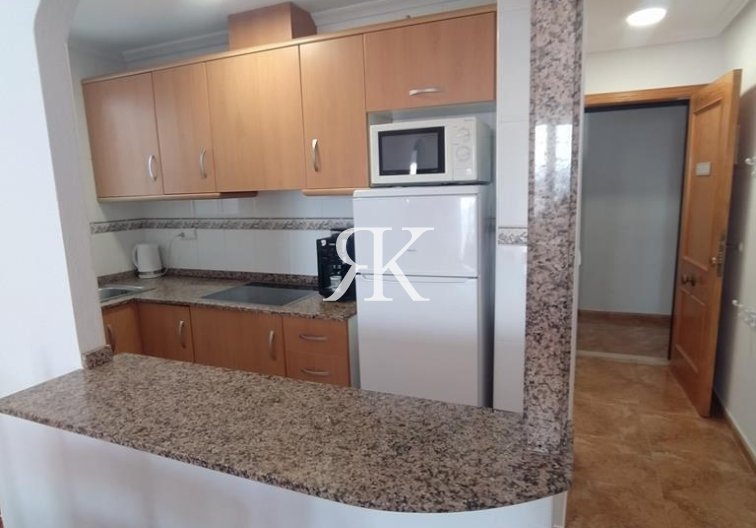 Segunda mano - Apartamento  - Torrevieja - CASCO URBANO
