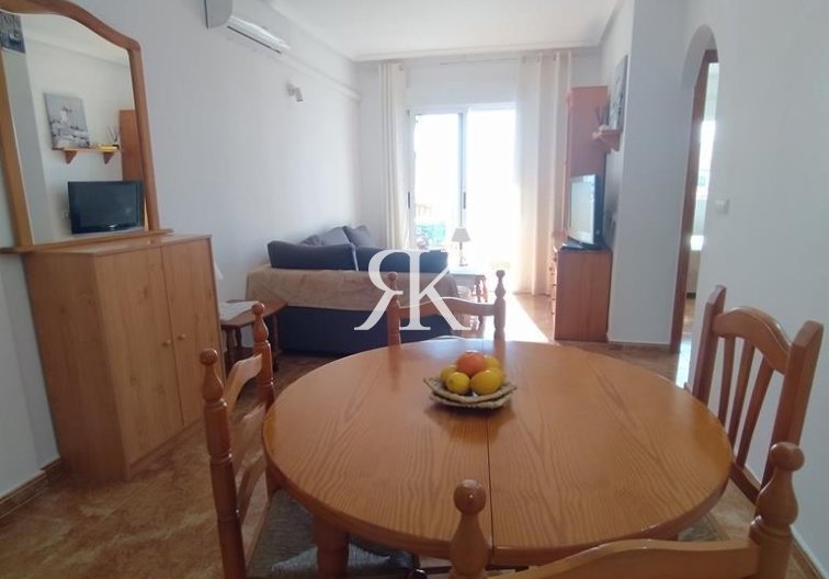 Segunda mano - Apartamento  - Torrevieja - CASCO URBANO