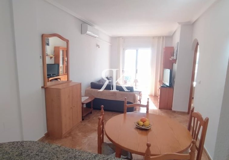 Segunda mano - Apartamento  - Torrevieja - CASCO URBANO