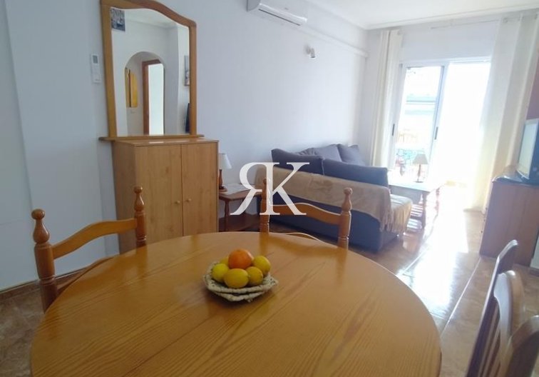 Segunda mano - Apartamento  - Torrevieja - CASCO URBANO
