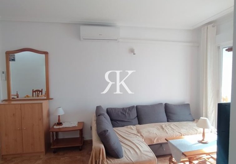 Segunda mano - Apartamento  - Torrevieja - CASCO URBANO