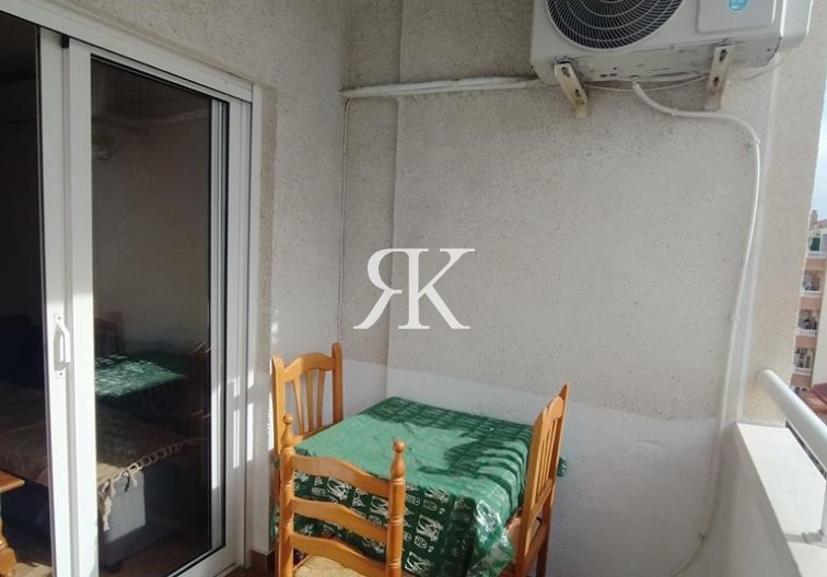 Segunda mano - Apartamento  - Torrevieja - CASCO URBANO