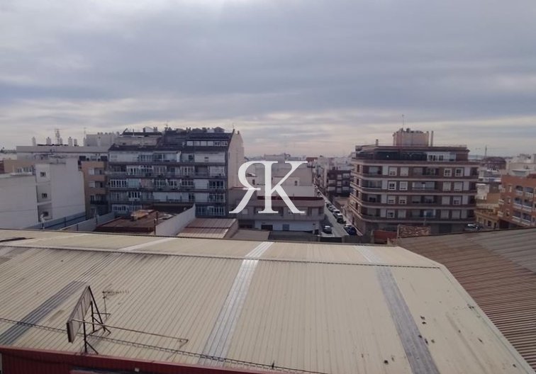 Segunda mano - Apartamento  - Torrevieja - CASCO URBANO