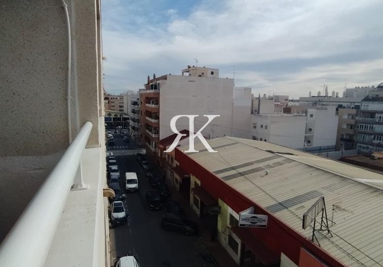 Segunda mano - Apartamento  - Torrevieja - CASCO URBANO