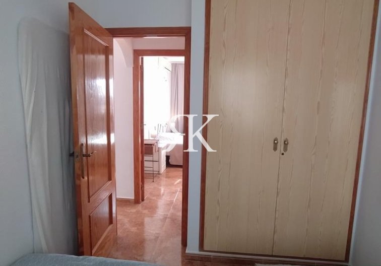 Segunda mano - Apartamento  - Torrevieja - CASCO URBANO