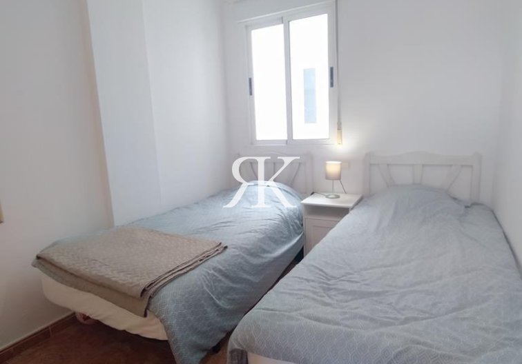 Segunda mano - Apartamento  - Torrevieja - CASCO URBANO