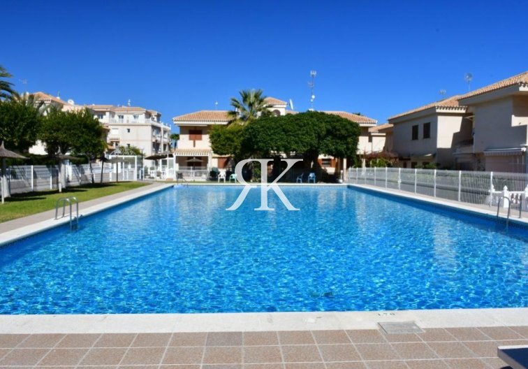 Herverkoop - town house - Orihuela Costa - Costa Blanca