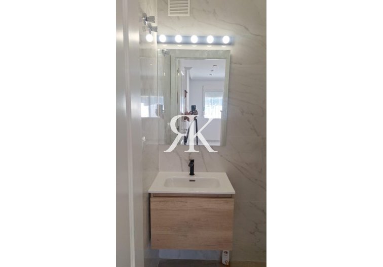 Segunda mano - town house - Torrevieja - Aguas Nuevas 1