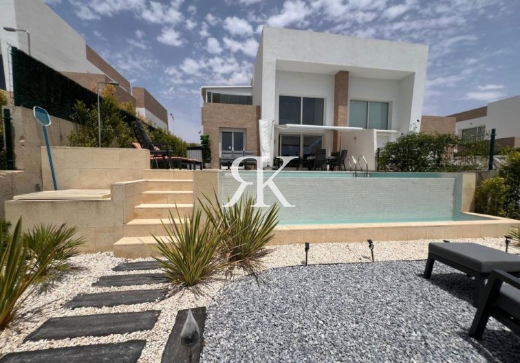 Resale - Semi-detached Villa  - Algorfa - La Finca Golf