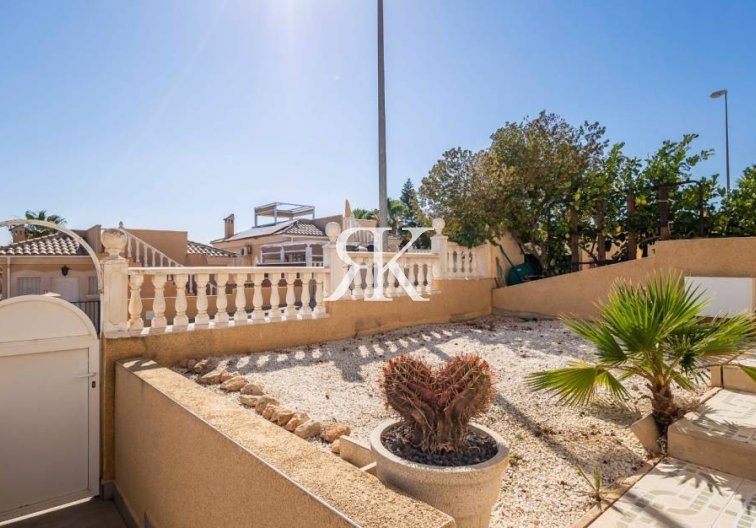 Resale - Semi-detached Villa  - San Miguel de Salinas - Blue Lagoon