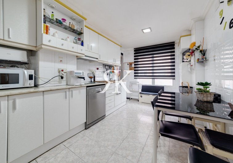 Resale - Apartment - Torrevieja - Centro