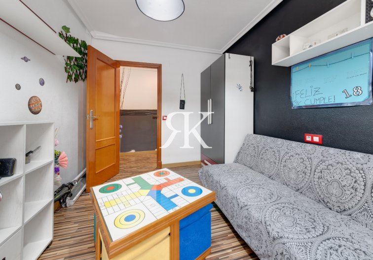 Resale - Apartment - Torrevieja - Centro