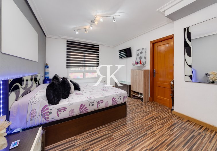 Resale - Apartment - Torrevieja - Centro