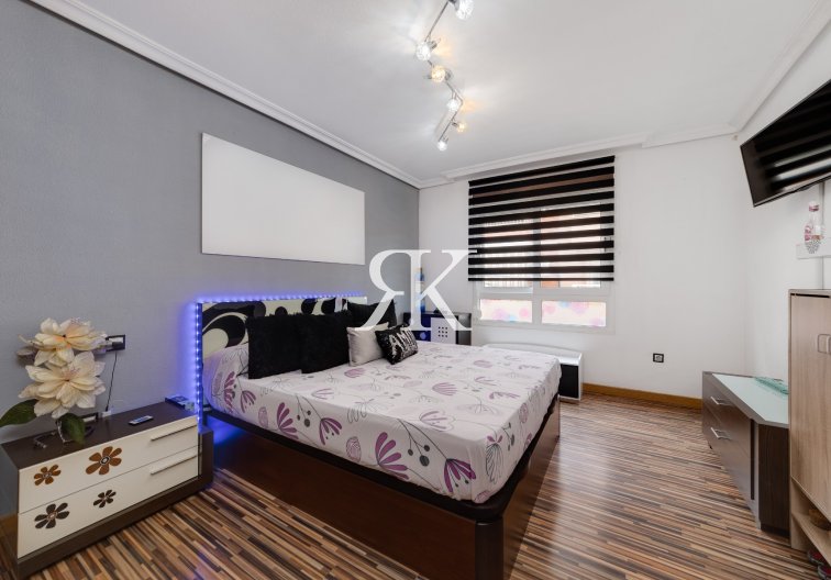 Resale - Apartment - Torrevieja - Centro