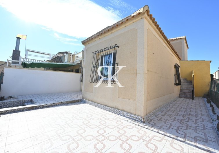 Herverkoop - Bungalow - Torrevieja - Jardín del Mar