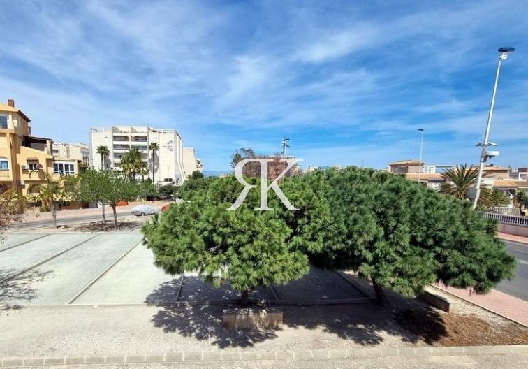 Herverkoop - Viervoudig - Torrevieja - Aguas Nuevas