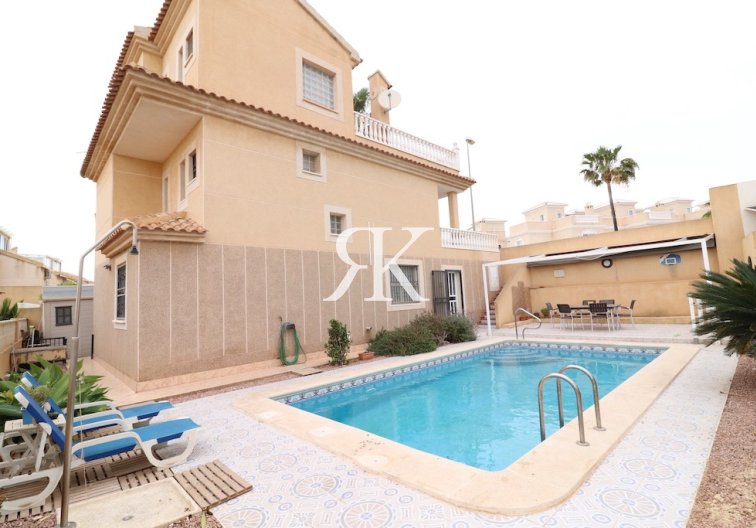 Herverkoop - Vrijstaande villa - Torrevieja - Los Balcones - Los Altos 