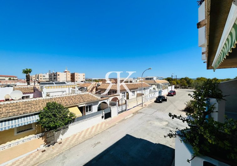 Resale - Apartment - Torrevieja - El Chaparral