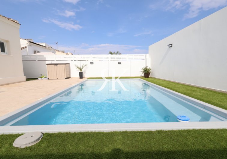 Resale - Detached Villa - Torrevieja - El Chaparral