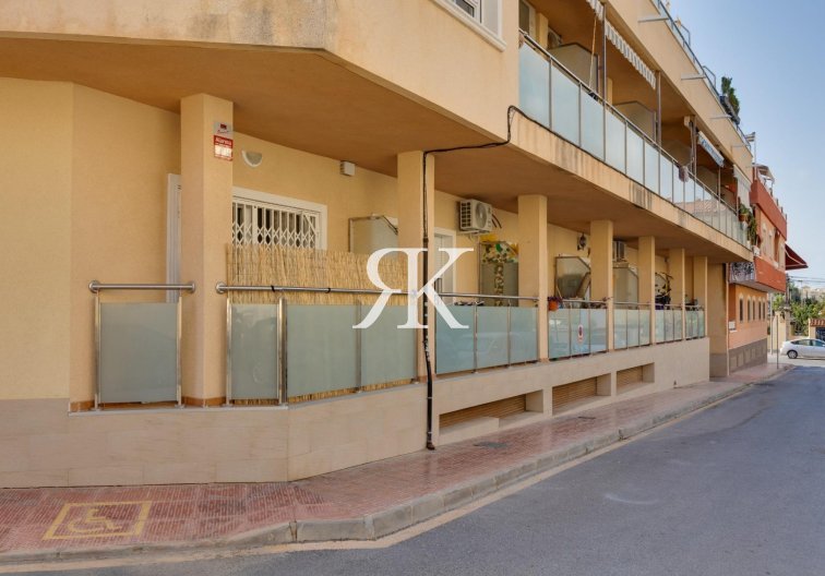 Gebouwd op aanvraag - Appartement - Torrevieja - Calas Blancas