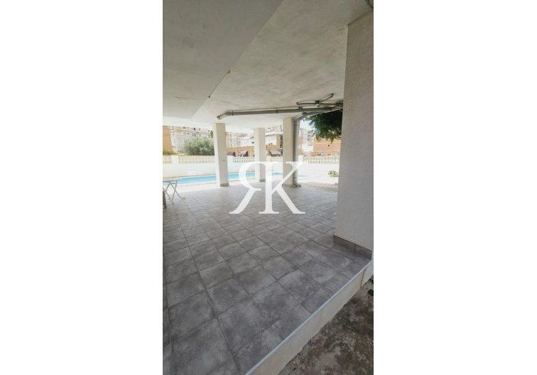 Gebouwd op aanvraag - Appartement - Torrevieja - Calas Blancas