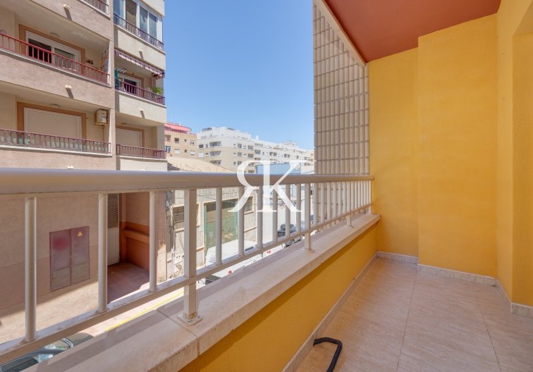 Wiederverkauf - Wohnung - Torrevieja - Centro