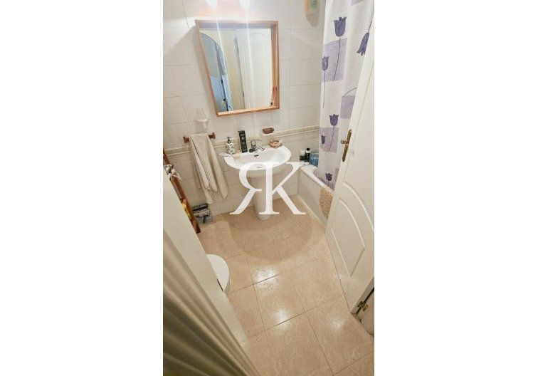 Resale - Apartment - Torrevieja - Aguas Nuevas