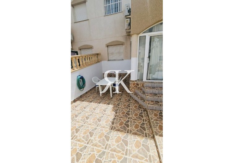 Resale - Apartment - Torrevieja - Aguas Nuevas