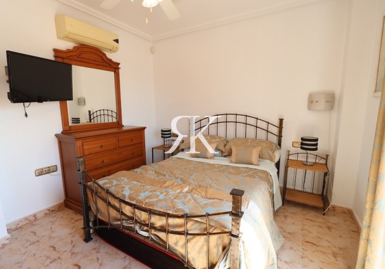 Resale - Semi-detached Villa  - Orihuela Costa - Cabo Roig 