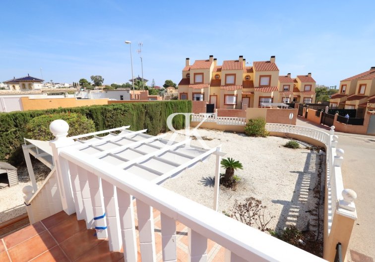 Resale - Semi-detached Villa  - Orihuela - Lomas de Cabo Roig-Los Dolses