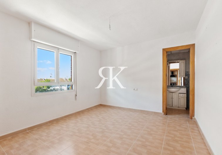 Resale - Apartment - Torrevieja - Punta Prima