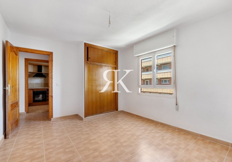 Resale - Apartment - Torrevieja - Punta Prima