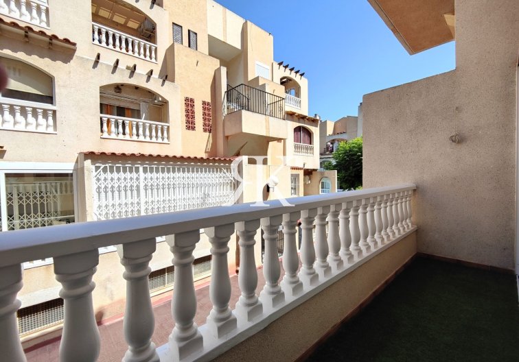 Resale - Apartment - Torrevieja - Calas Blancas