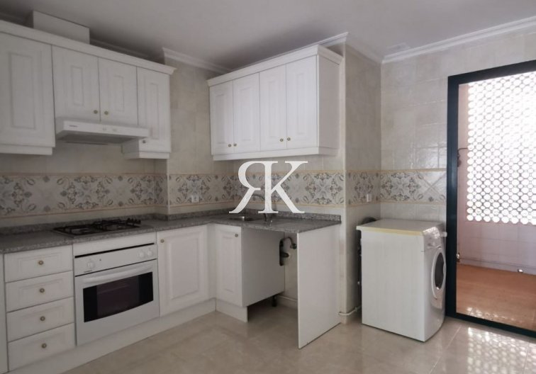 Resale - Apartment - Orihuela Costa - Campoamor