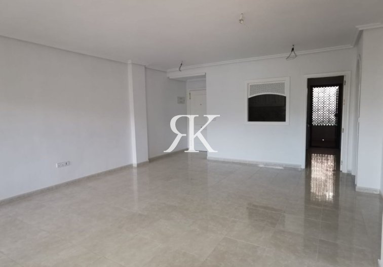 Resale - Apartment - Orihuela - Campoamor