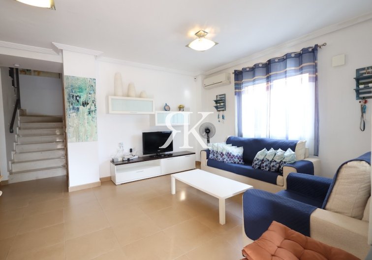 Resale - Semi-detached Villa  - Orihuela Costa - Playa Flamenca