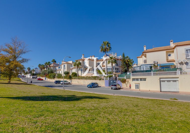 Resale - Apartment - Orihuela Costa - Los Altos